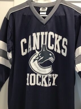 NWOT Original NHL Canucks Jersey